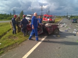 Под Ярославлем Mazda столкнулась с микроавтобусом, погибли 4 человека