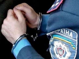 Запорожский суд оштрафовал и отпустил полицейского, который попался на взятке в служебном кабинете