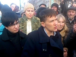 На Майдан к вкладчикам приехала Надежда Савченко