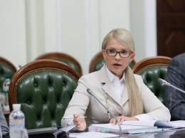 Гонтарева угрожает национальной безопасности, - Тимошенко (Фото)