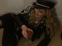 Мадонна пришла в стельку пьяной на фотовыставку