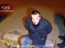 В Киеве компания детей устроила самосуд над грабителем (фото)
