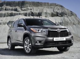 Toyota объявила цену на кроссовер Highlander