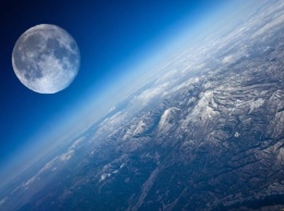 Астрономы выяснили причину отклонения лунной орбиты