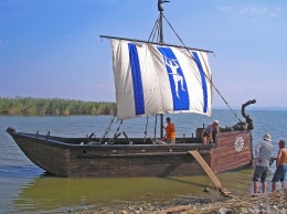 Одесские реконструкторы воссоздали судно завоевателей Трои