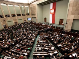 Польские депутаты предложили премировать женщин за отказ от аборта
