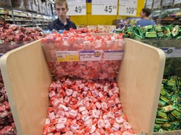 Роспотребнадзор с начала года снял с продажи около 17 тонн сладостей