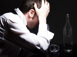 Ученые выяснили, что постоянный стресс может стать причиной алкоголизма