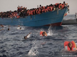 Берлин предлагает возвращать спасенных в море беженцев в Африку