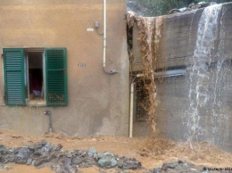 В Италии мощный торнадо унес жизни двух человек
