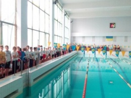 В Славянске прошел открытый чемпионат по плаванью