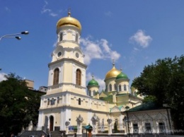 В Днепре пьяная женщина пыталась ограбить Свято-Троицкий собор (ФОТО)