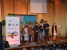 Криворожским школьникам показали спектакль об интересной Днепропетровщине