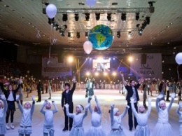Каток стандартных размеров в Одессе открыли ледовым шоу с участием звезд мировой величины (фоторепортаж)