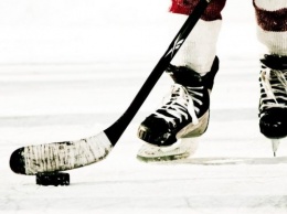 Молодежная сборная РФ начала хоккейную суперсерию в Канаде с победы