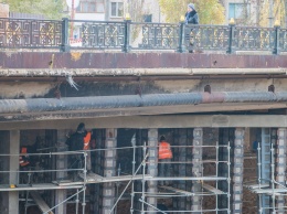 Камыш-Бурунский мост в Керчи ремонтируют в несколько смен