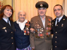 Гаспринского Ветерана ВОВ поздравили с Днем Воинской Славы России