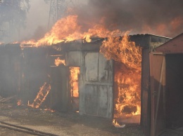 В Мелитополе спасатели тушили ночной пожар