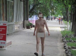 Житель Екатеринбурга попал в психбольницу после прогулки голышом