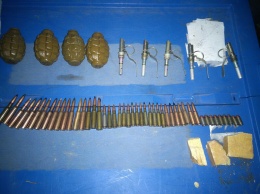 СБУ обнаружила на Донбассе тайники с почти 190 снарядами (ФОТО)