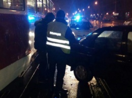 На Московском проспекте иномарка врезалась в трамвай (ФОТО)