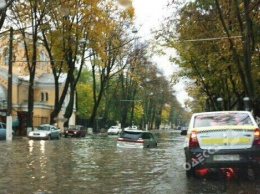 Дождь в Одессе: ДТП и 10-бальные пробки