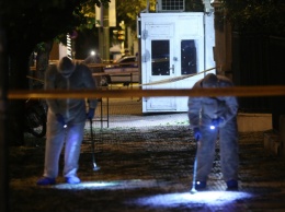 Неизвестные бросили гранату в посольство Франции в Афинах: фото