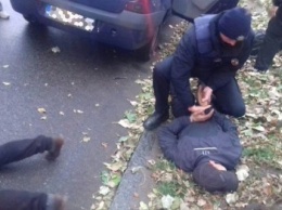 Днепровские патрульные спасли таксиста от грабителей (ФОТО)