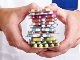 Ученые назвали продукты, влияющие на эффективность таблеток