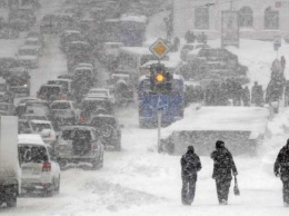 Снегопад в Киеве: грузовикам ограничат въезд в город
