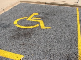 МВД предлагает более, чем вдвое увеличить штрафы за парковку на местах для инвалидов