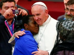 Папа римский принял в Ватикане бездомных