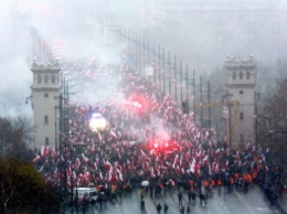 В Польше проходят многотысячные акции ко Дню независимости