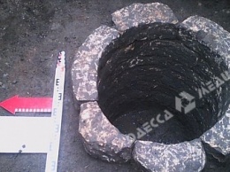 Археологическую находку в Одесской области засыпали мусором (фото)