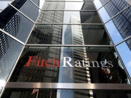 Fitch повысило долгосрочный рейтинг Украины до "B-"