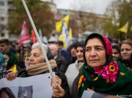 Демонстрация курдов и алевитов в Кельне собрала 10 тысяч человек
