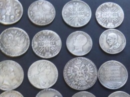 Пограничники изъяли у иностранца старинные монеты