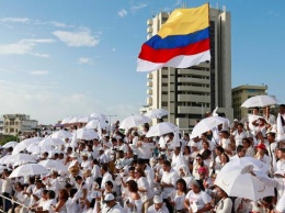 Власти и повстанцы Колумбии подписали новое соглашение о мире
