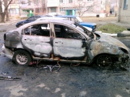 Кто сжег автомобиль в Покровске?