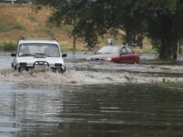 Автомобили в Херсоне идут под воду (фото)