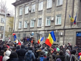 В Молдове собрался многотысячный протест противников Игоря Додона (фото)