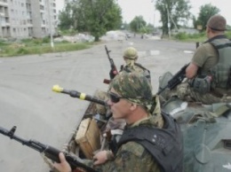 Под Луганском боевики обстреляли армейскую колонну украинцев