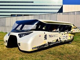 В Голландии построен "семейный" автомобиль на солнечных батареях (ВИДЕО)