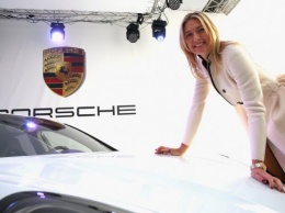 Porsche снова сотрудничает с Марией Шараповой