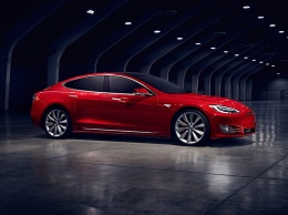 Обновленная Tesla Model S сравняется по разгону с LaFerrari