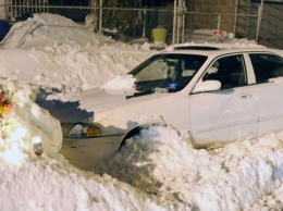 Мама и двое детей умерли в машине, пока отец чистил снег