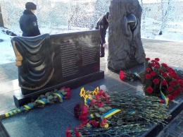 Под Киевом открыли мемориальный комплекс в честь погибших в АТО