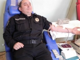 Работники полиции охраны присоединились к общегосударственной акции «Сдай кровь - спаси жизнь»