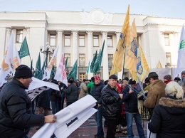 Читатели РБК-Украина высказались о протестах в центре Киева