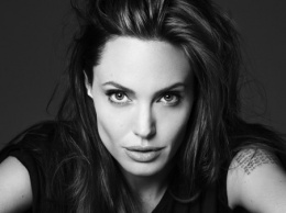 Анджелина Джоли решила вычеркнуть мужчин из своей жизни